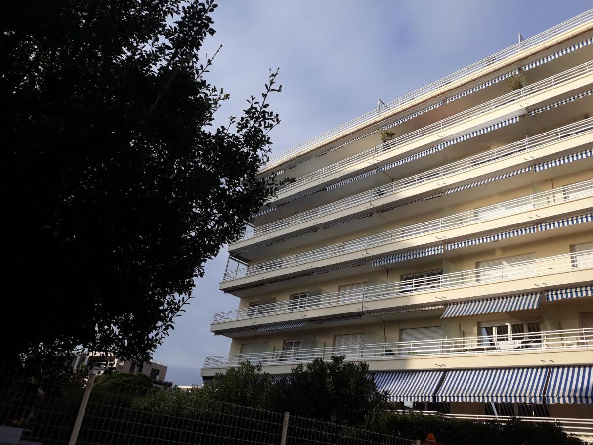 Le Palais Du Tropique Appartement Vue Mer 5E Etage Avec Ascenseur Жуан-ле-Пен Экстерьер фото